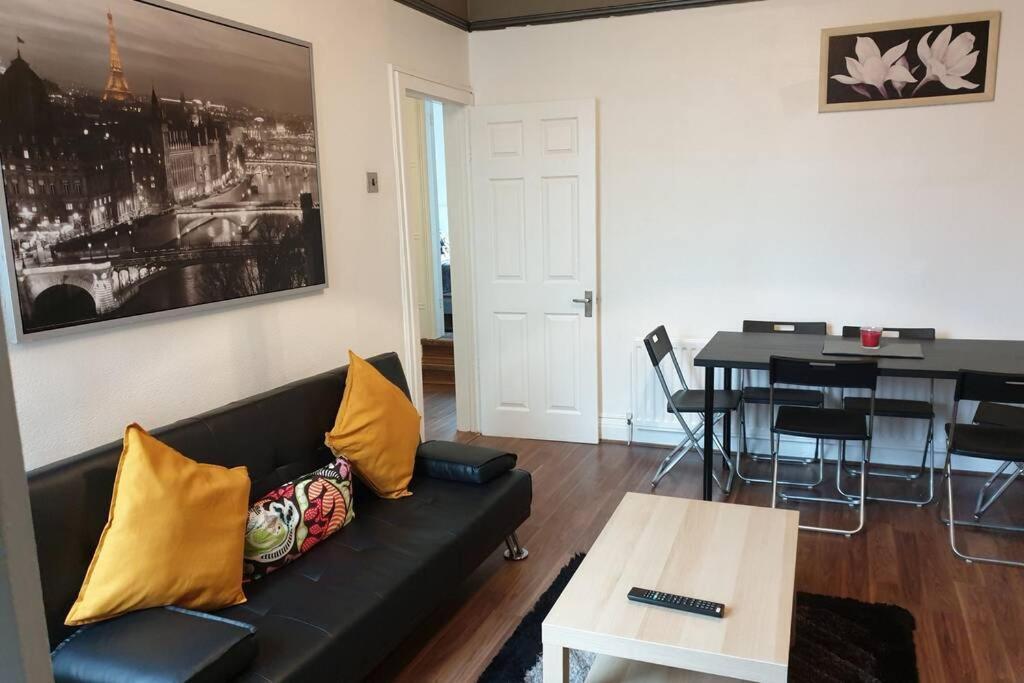 South Shield'S Hidden Gem Garnet 3 Bedroom Apartment Sleeps 6 Guests South Shields Eksteriør billede