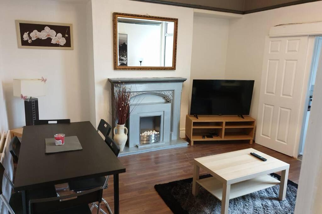 South Shield'S Hidden Gem Garnet 3 Bedroom Apartment Sleeps 6 Guests South Shields Eksteriør billede