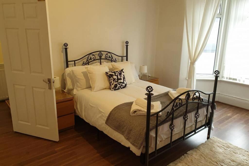South Shield'S Hidden Gem Garnet 3 Bedroom Apartment Sleeps 6 Guests South Shields Eksteriør billede